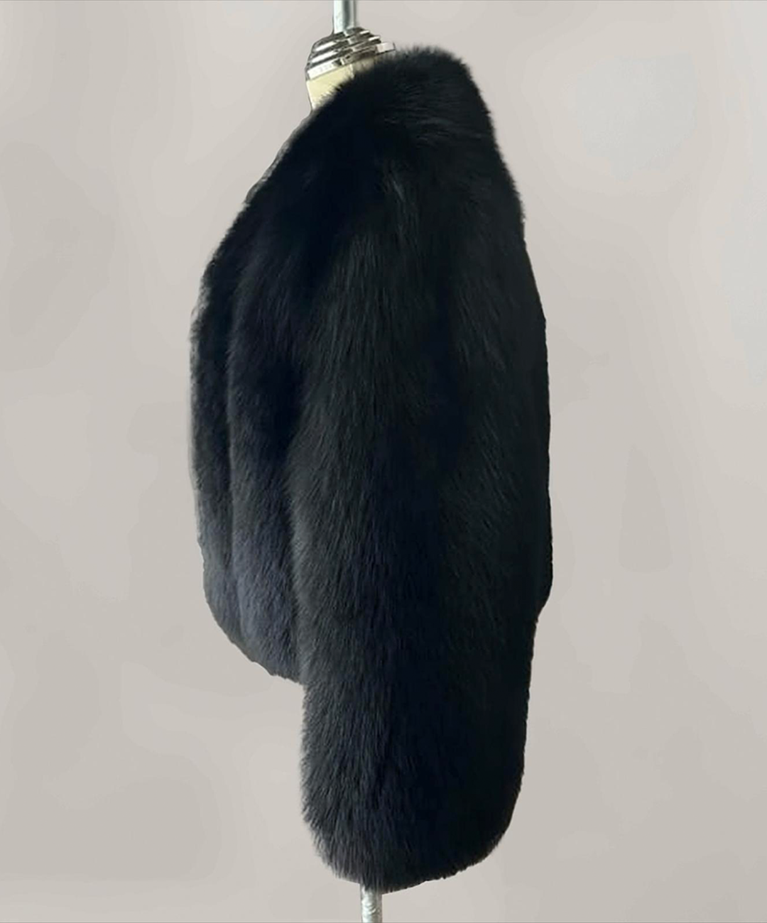 Saga Fox Damen-Jacke aus schwarzem, kurzem Fuchspelz