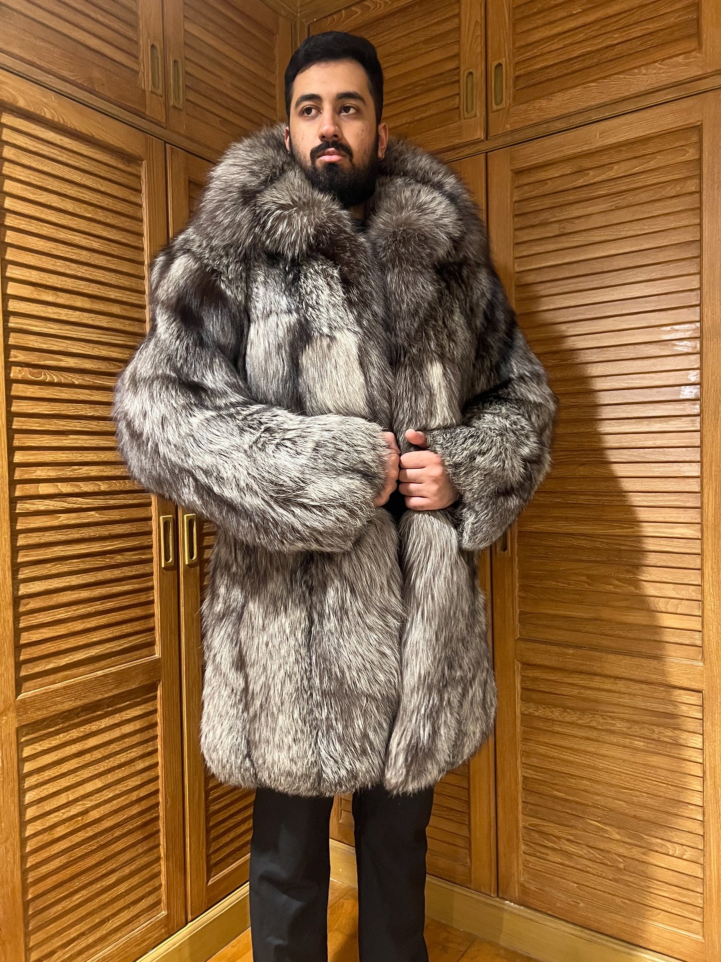 Pre-Owned: Men's 3/4 Silver Fox Fur Coat