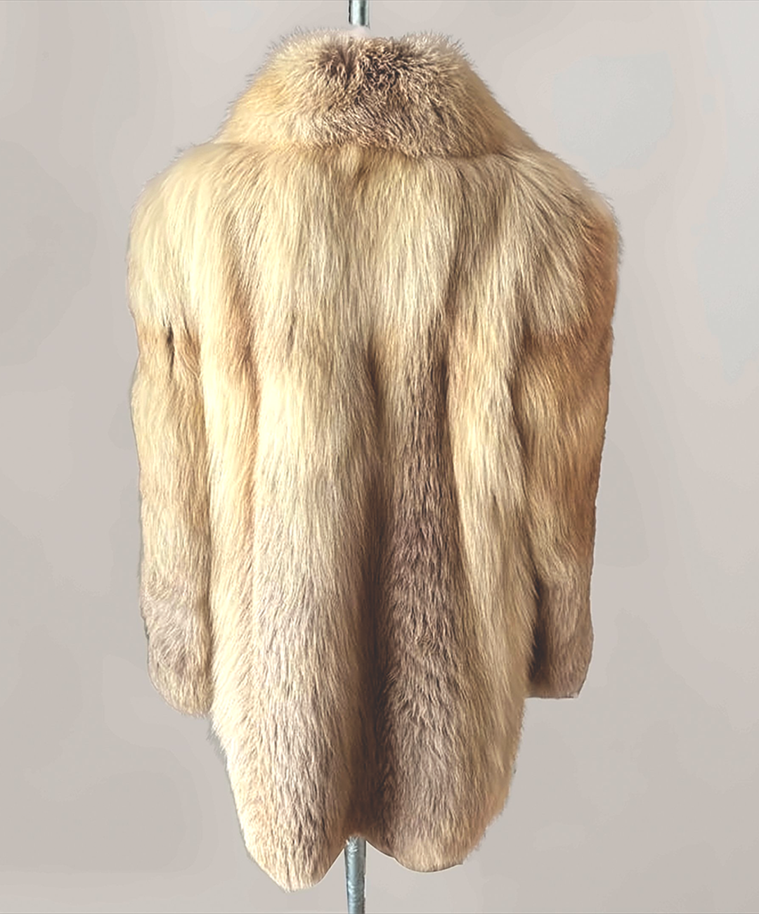 Guy Laroche x Saga Fox Damenmantel aus goldenem Fuchspelz