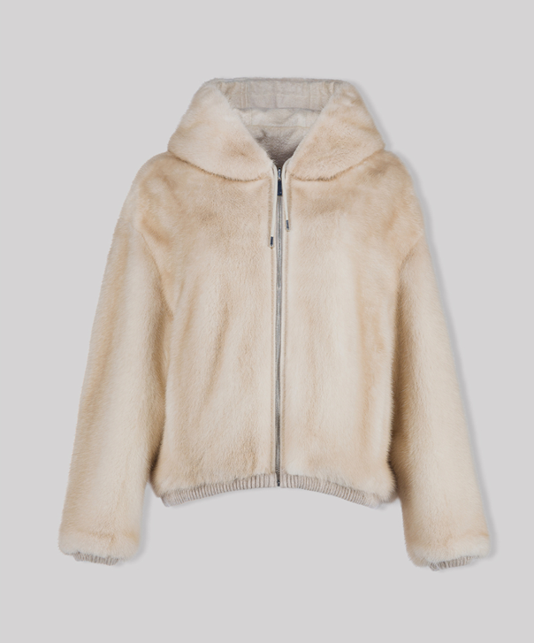 Mantel aus Fuchspelz „Blushing Hearts“