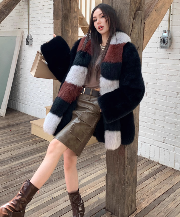 Women's Autumn Stripes Fox Fur Coat