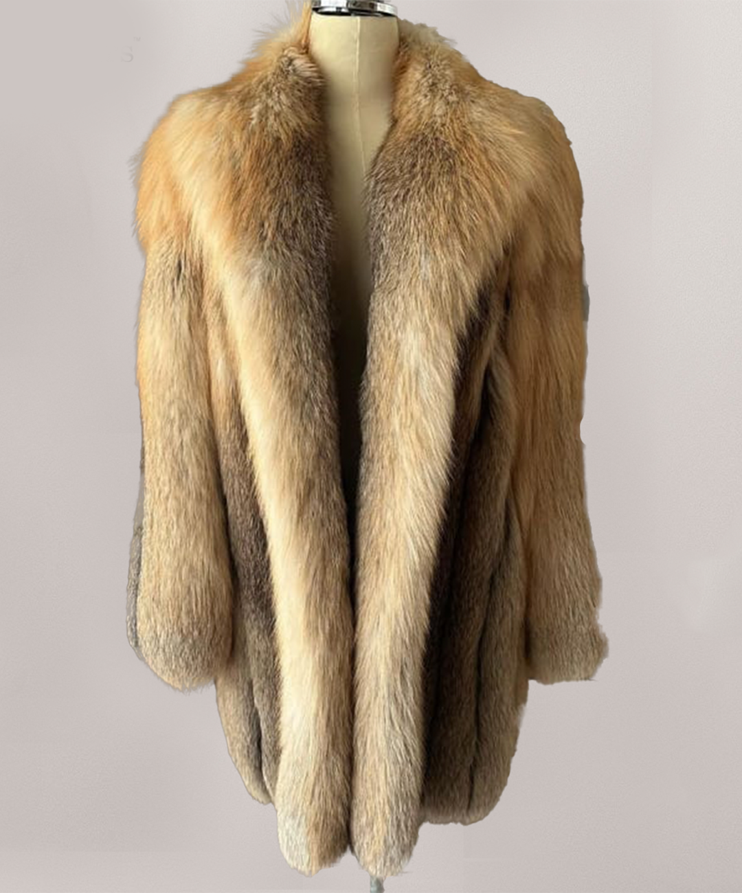 Saga Fox Eleganter goldener Fuchspelzmantel für Damen