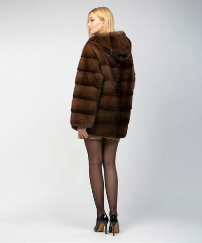 Damen Kurze Nerzjacke in braun